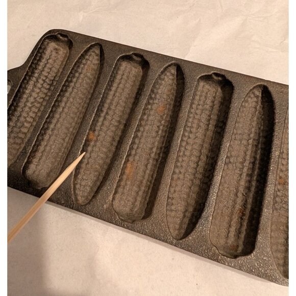 Cast Iron Cornbread Pan 6 Slot Vintage miniature number 3 - Picture 8 of 13